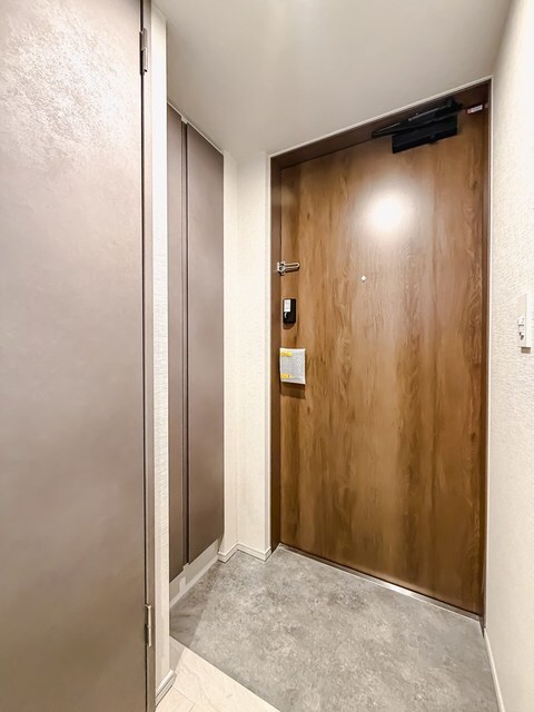 玄関　※写真は同タイプ住戸です。