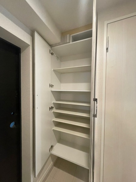 玄関　解放感ある玄関ですね