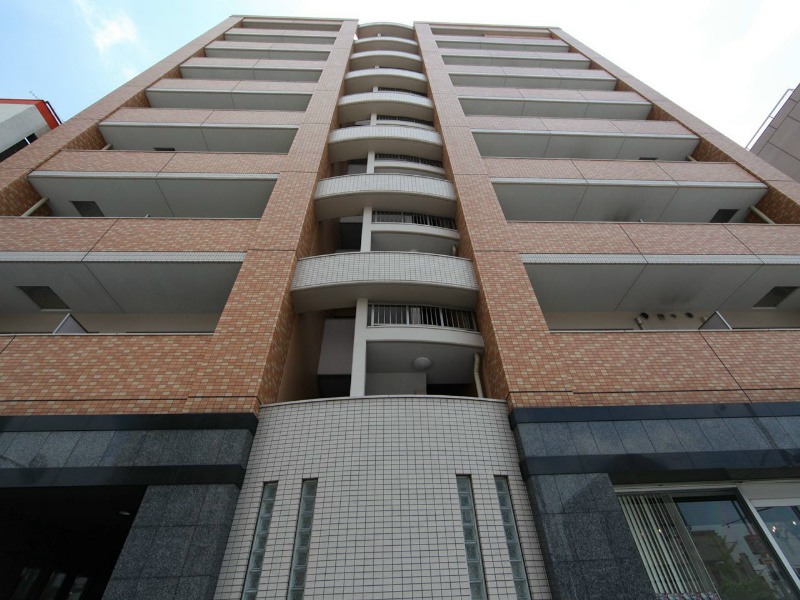 建物外観　外観　防犯カメラ付　オートロック　宅配ＢＯＸ　外壁タイル張り