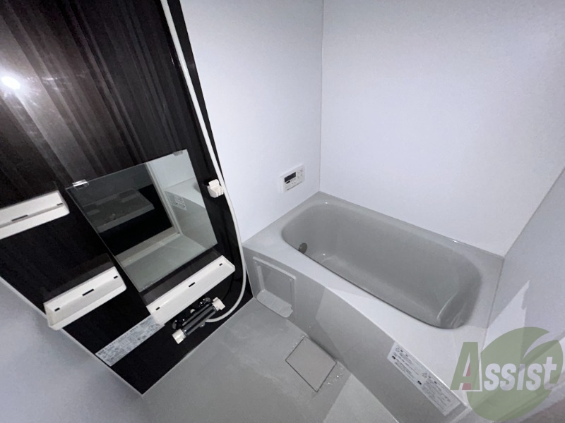 バス・シャワールーム　浴室です。追い焚き機能が付いており、便利です。