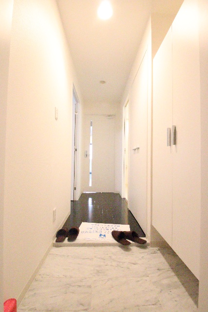 玄関　※別室の参考写真の為、現況優先です。