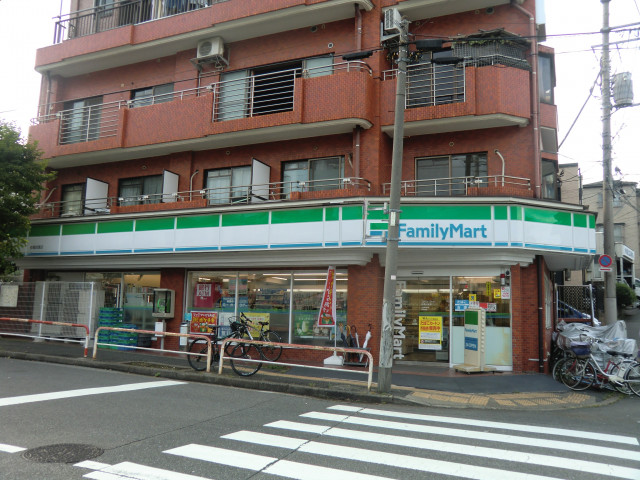 コンビニ　ファミリーマート板橋四葉店（コンビニ）まで450m