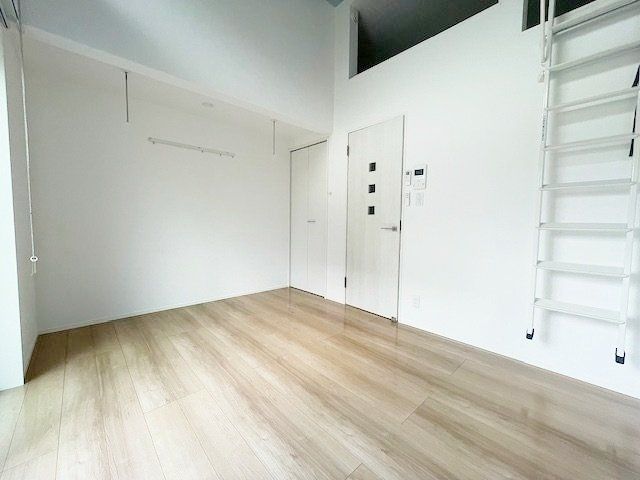 居室・リビング　★洋室６帖★