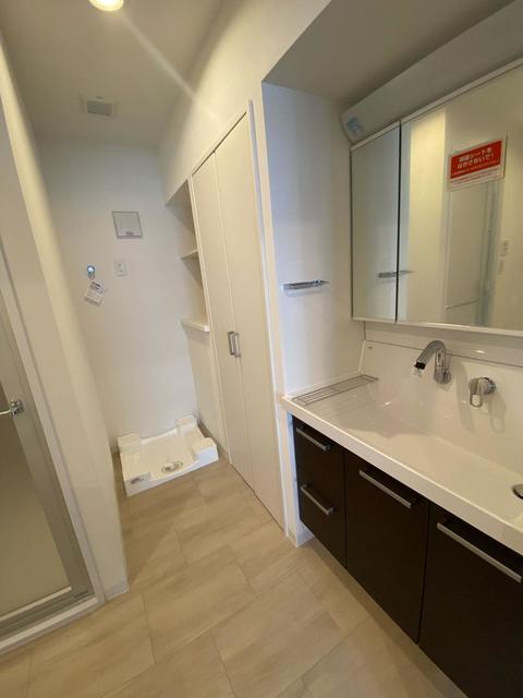 洗面設備　※写真は同タイプ住戸です。