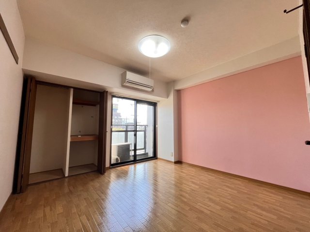 居室・リビング　別号室の画像です。ご参考下さい