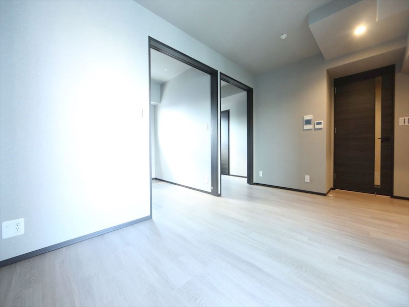 居室・リビング　ＬＤＫ10.7帖　システムキッチン　バルコニー