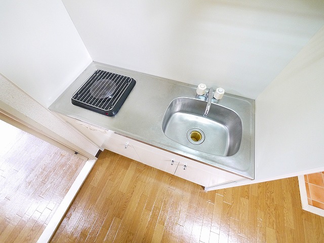 キッチン　コンパクトなキッチンで掃除もラクラク