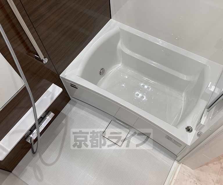 バス・シャワールーム　ゆったり浸かれます