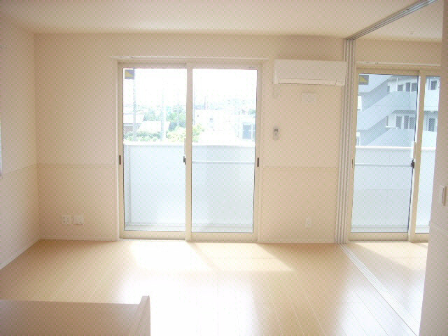 居室・リビング　※別部屋写真