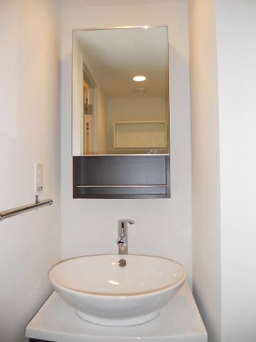 洗面設備　★買い物便利な駅近賃貸1K！セキュリティ充実★