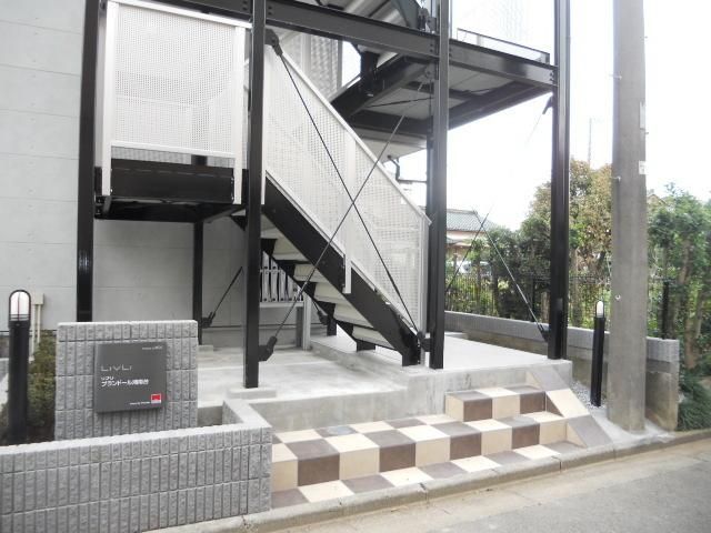 エントランス　★買い物便利な駅近賃貸1K！セキュリティ充実★