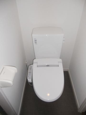 トイレ　★買い物便利な駅近賃貸1K！セキュリティ充実★