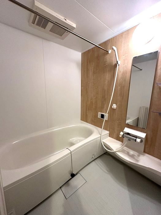 バス・シャワールーム　追い焚き機能・浴室暖房乾燥機付きバスルーム♪雨の日のお洗濯に