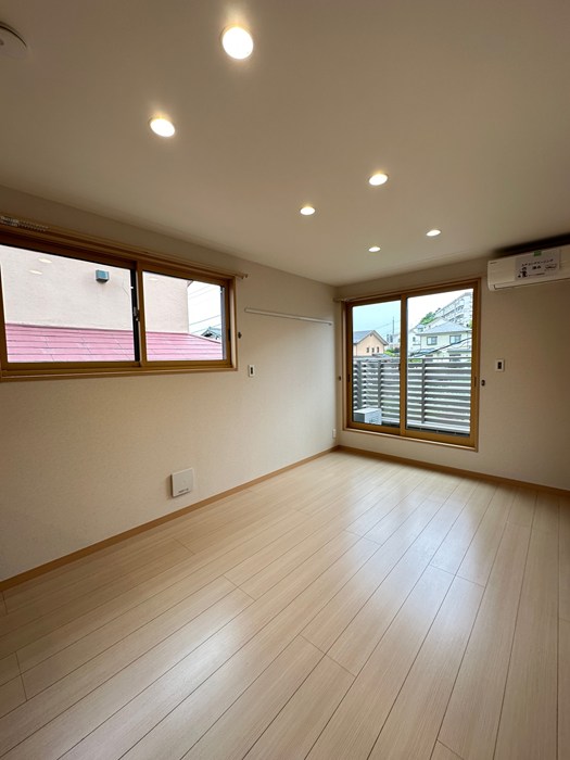 居室・リビング　西向きリビングダイニングキッチン10.5帖☆バルコニーに繋が