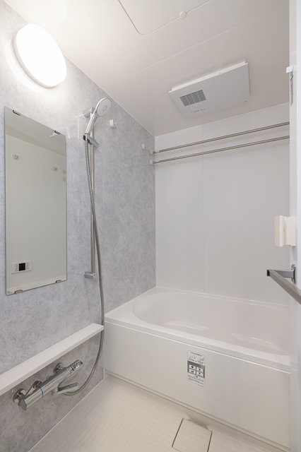 バス・シャワールーム　※写真は同タイプ住戸です。