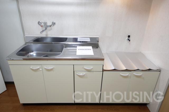 キッチン　※同タイプ部屋の写真です。