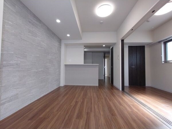 居室・リビング　※写真は同じマンションの違う部屋のものになります。