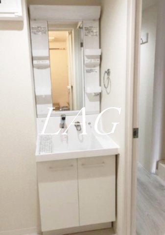 洗面設備　独立洗面台です。