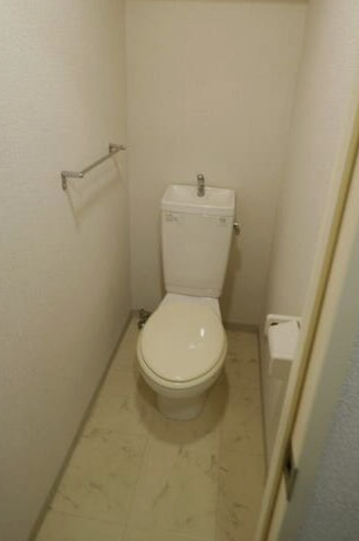 トイレ　※別部屋の参考写真です。