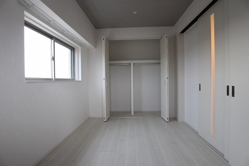 その他部屋・スペース　広さ十分の寝室です。ダブルベッドも入ります。