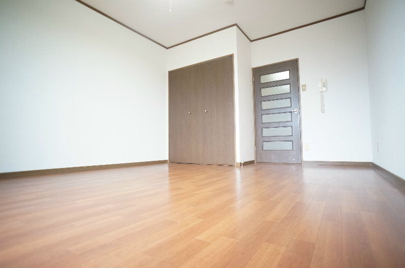 居室・リビング　きれいなフローリングです。