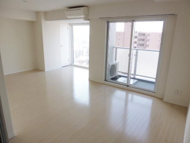 居室・リビング　★眺望良好・16.3帖の広々リビング★