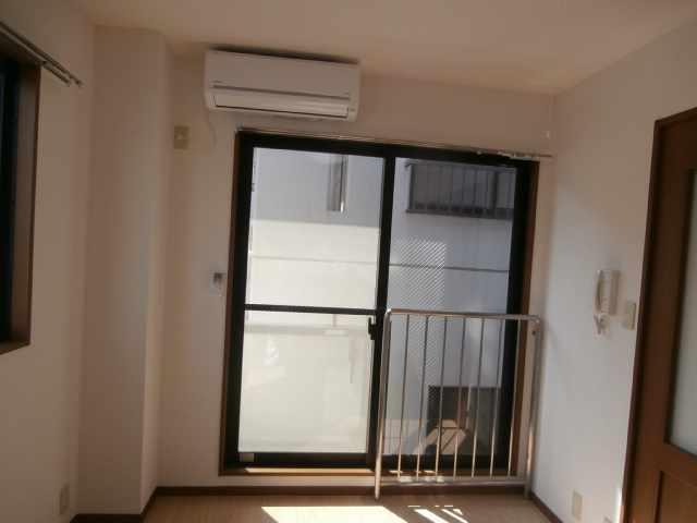 居室・リビング　?