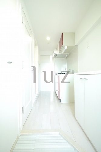 玄関　シューズBOX完備の玄関スペースです。