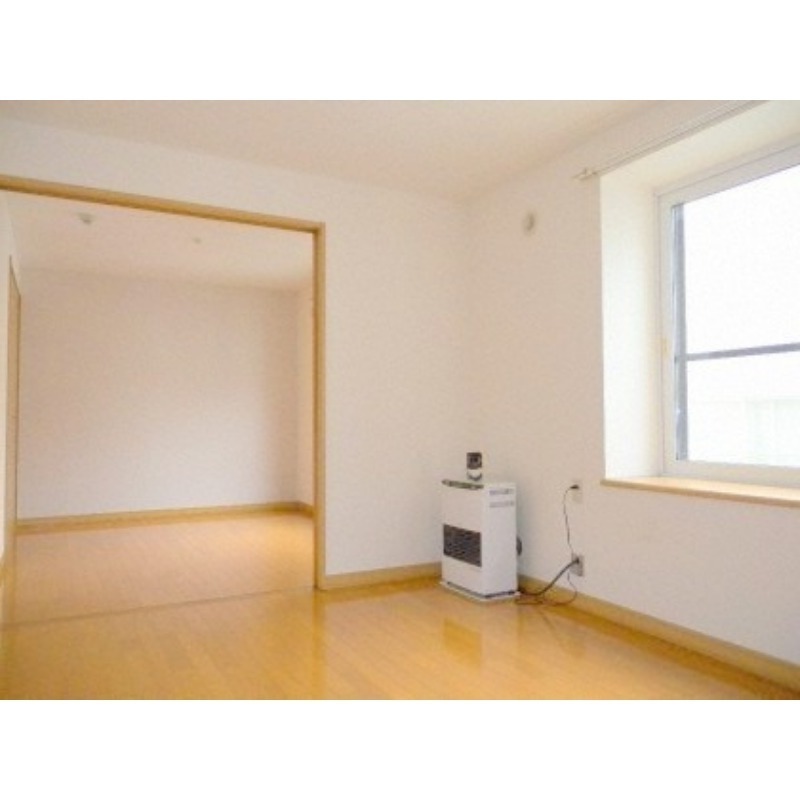 居室・リビング　明るく広々リビングスペース♪