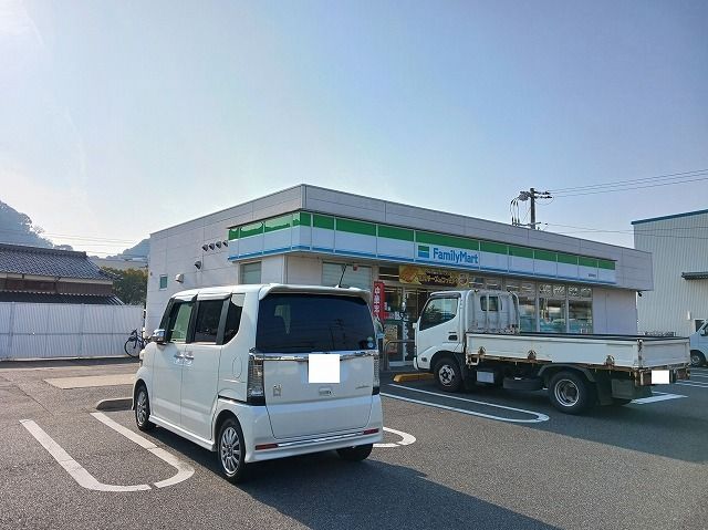 コンビニ　ファミリーマート周南栗屋店（コンビニ）まで500m