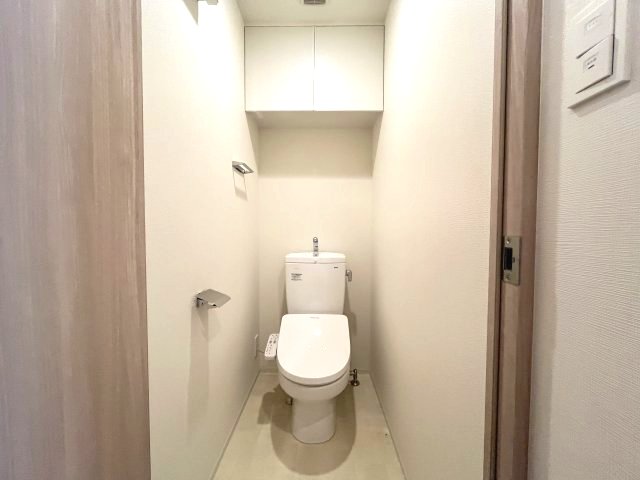 トイレ　写真は、他部屋の同間取りです(現況優先)