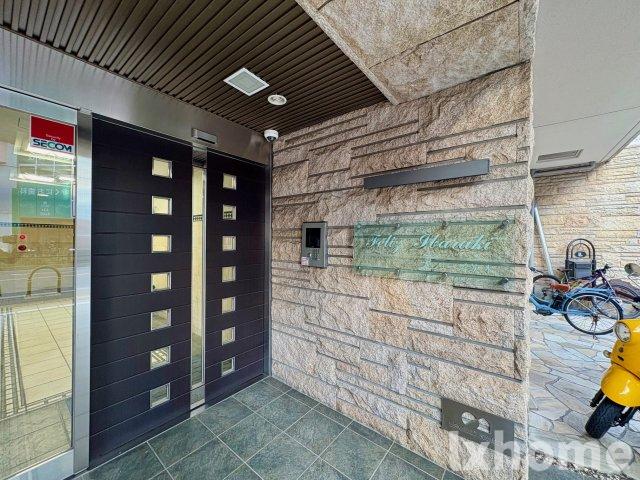 エントランス　建物の内部です