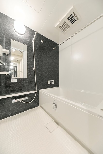 バス・シャワールーム　※写真は同タイプ住戸です。