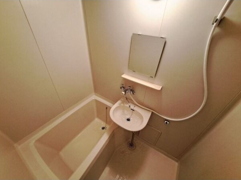 バス・シャワールーム　図面と現状に相違がある場合には現状を優先