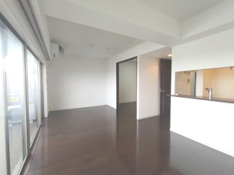 居室・リビング　開放感のあるゆったりとしたお部屋です♪