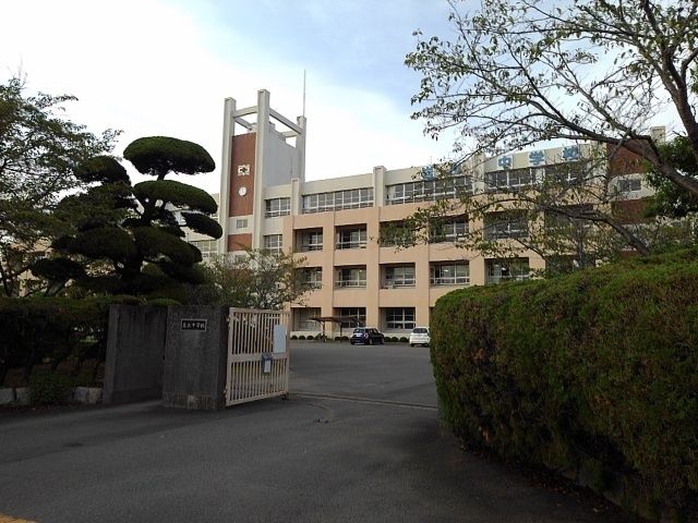 中学校　岩出市立岩出中学校様（中学校）まで800m