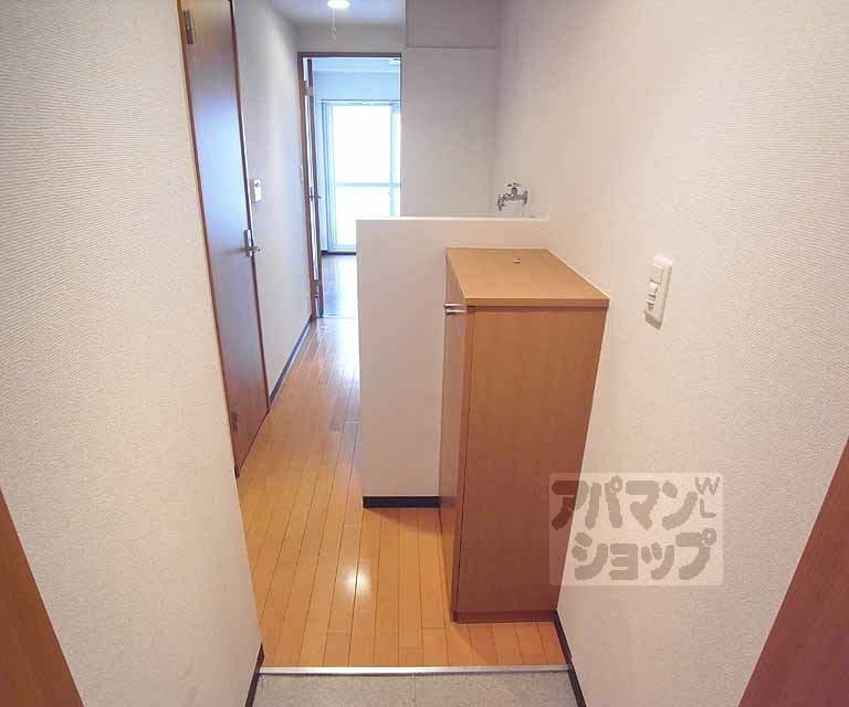 その他部屋・スペース　玄関からの廊下です。