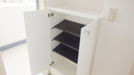 玄関　下駄箱付いています