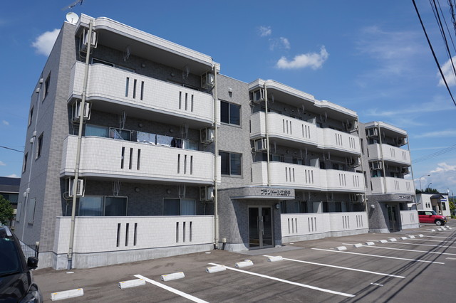 建物外観　２０２１年６月撮影