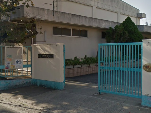 小学校　摂津市立摂津小学校（小学校）まで756m