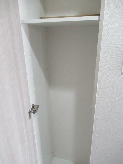 収納　シューズボックス?