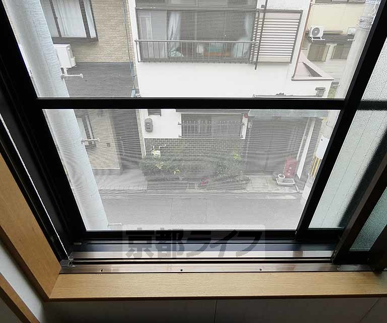 バルコニー　窓です