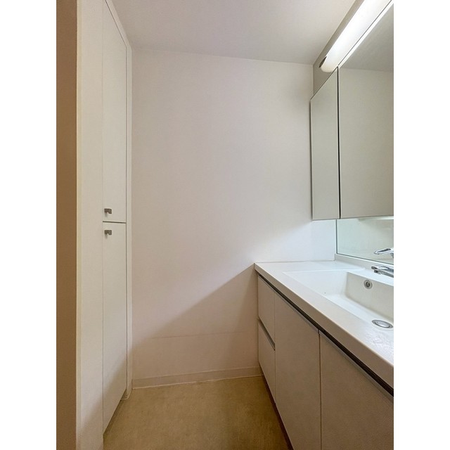 洗面設備　※写真は同タイプ住戸です。