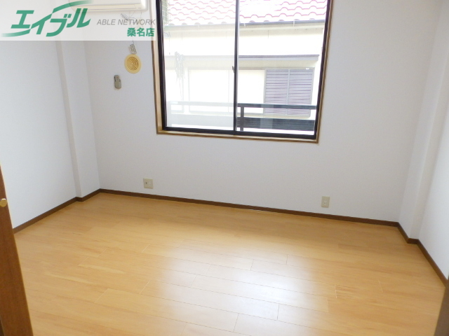 居室・リビング　別部屋参考写真です