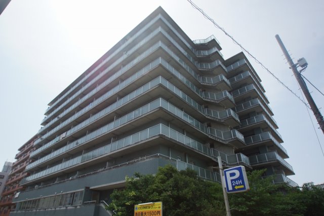建物外観　横浜駅徒歩圏内のファミリーマンションです。