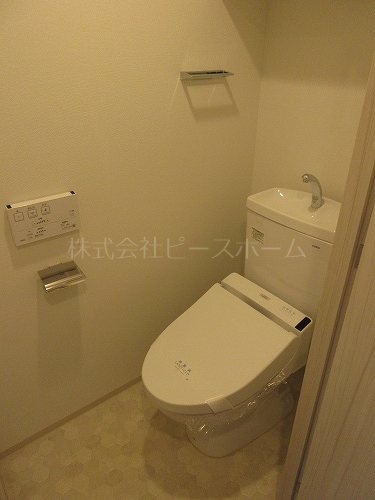 トイレ　※別号室参考写真