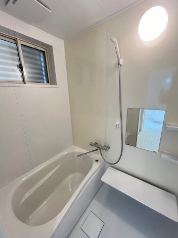 バス・シャワールーム　別の部屋写真です