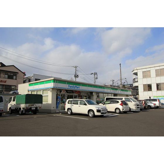 コンビニ　ファミリーマート北根四丁目店（コンビニ）まで403m