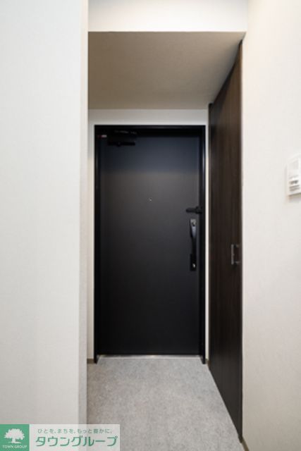玄関　※写真は同タイプ住戸です。