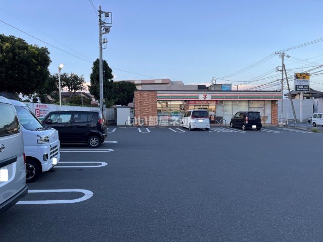 コンビニ　セブンイレブン千葉桜木町店（コンビニ）まで300m